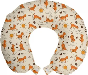Подушка для шеи ABAKUHAUS "Кошки занимаются йогой", дорожный аксессуар из пеноматериала для самолета и автомобиля, 30 x 30 см, кремовый, оранжево-коричневый Abakuhaus