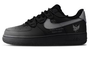 Женские кроссовки Air Force 1 Night Attack On The Woman Abrasion Resistant низкие для скейтборда Nike, черный/серый