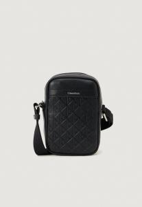 Сумка кросс-боди Calvin Klein EMBLEM EMBOSS SLIM REPORTER, Black
