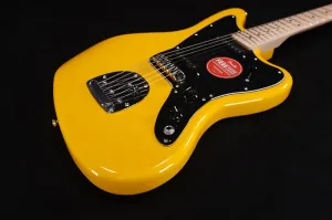 Squier FSR Affinity Jaguar с грифом из клена и черной накладкой - Граффити Желтый 081