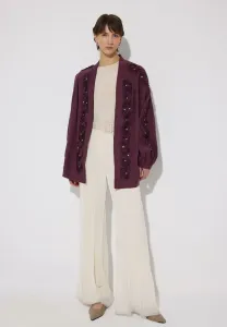 Накидка, украшенная розами и камнями. Touché Privé, Plum