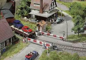 Фаллер 120172 железнодорожный переезд Faller