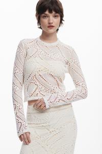 Вязаная крючком футболка