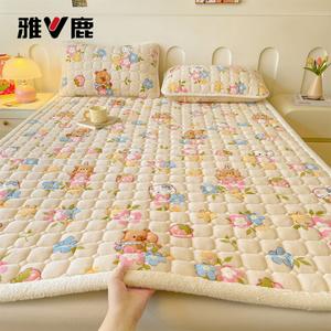 Yalu Наматрасник из молочного вельвета 120 см, 3 предмета (матрасник, 2 наволочки), цвет Colorful Cute Pets