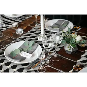 Дорожка для стола Circles GOTS органическая, сертифицирована CERES 0242. Сделано в Германии Adam, темно-серый/светло-серый/черный