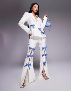 Классические брюки кремового цвета с джинсовыми бантами Asos Luxe