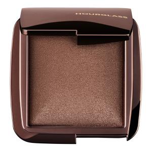 Пудра для лица для сияющей кожи Ambient Lighting Powder Hourglass, Transcendent Light (10 g)