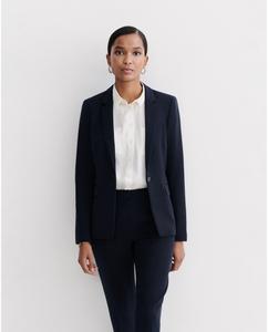 Женский пиджак приталенного кроя со строгим воротником Caroll, темно-синий