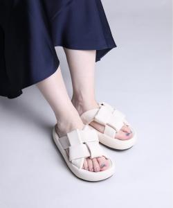 Сандалии с перекрестными ремешками