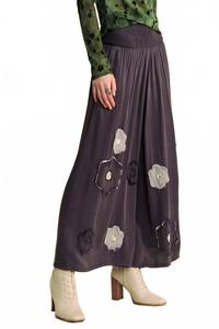 Широкие брюки с цветочными нашивками, эффект состаренности, цвет древесный уголь DAVI & DANI, Charcoal