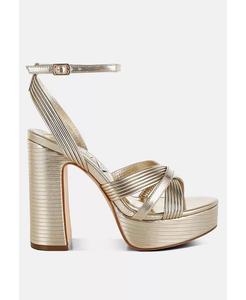 Сандалии с металлическим каблуком и ремешком на щиколотке от Socialite London Rag, золотой
