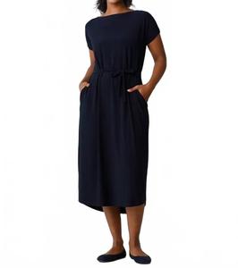 Приталенное платье с лодочкой в темно-синем цвете Sympli