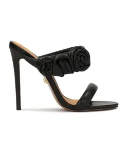 Элегантные шлепанцы с розами на высокой шпильке. Kazar, черный