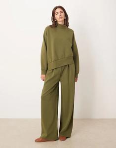 Широкие брюки-джоггеры ASOS DESIGN из хлопка и пряжки с широким поясом цвета хаки