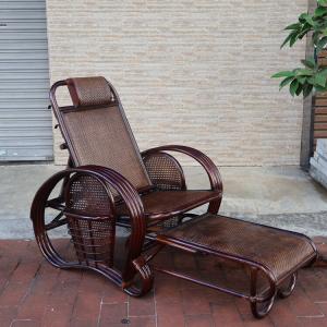 Плетеное кресло-шезлонг из ротанга с выдвижной подставкой для ног