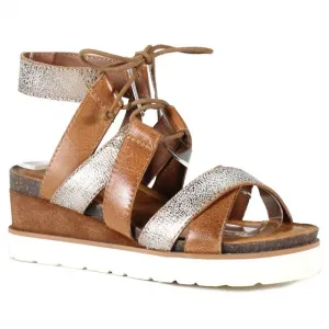 Сандалии Gitty Yup с золотистым ремешком на щиколотке и платформой, модель ZAP757 Diba True