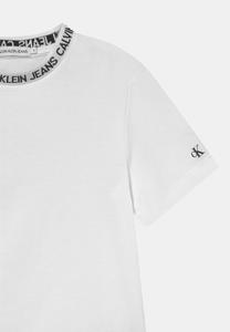 Футболка с набивным рисунком Exclusive Intarsia Logo Unisex Calvin Klein, ярко-белая