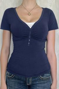 V-образный вырез цельнокроеный кружевная вставка пуговица приталенная рубашка TRUEDAMES, темно-синий