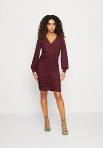 Элегантное платье VILA