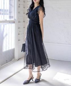 Платье с цветочным кружевом и расклешенными рукавами