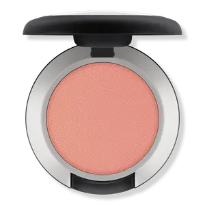 Матовые тени для век Powder Kiss MAC, Strike A Pose (light shell peach)