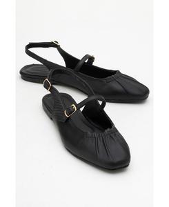 Женские кожаные сандалии Britney с закрытым носком Forever & Always Shoes, Black leather