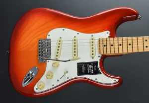 Fender Player II Stratocaster - Aged Cherry Burst с кленовым грифом