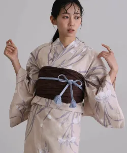Удобный в носке и легко стирающийся комплект юката из двух частей, состоящий из хлопкового и льняного пояса оби. Стильный, в стиле ретро, подходит для женщин старше 40 лет.