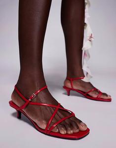 Public Desire Glint сандалии с едва заметными ремешками в бордовом цвете