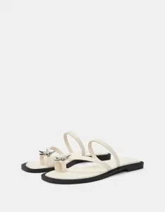 Сандалии на плоской подошве с декором Pull&Bear цвета экрю