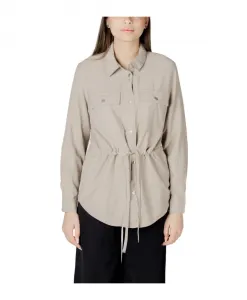 Классический бежевый пиджак с передними карманами. Only, бежевый