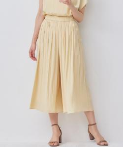 Брюки с легкой сборкой и глубоким декольте Suite L, цвет Custard Type [040]