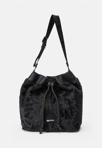 Сумка Karl Lagerfeld Jeans BUCKET BAG, Black