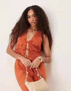 Жилет с рюшами и завязкой спереди, вышитый вручную Iisla & Bird, оранжево-коричневый