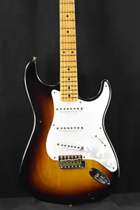 Fender Ограниченная Серия 70-летие 1954 Stratocaster Journeyman Relic Широкий Выцветший Двухцветный Сунберст