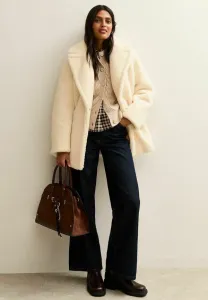 Зимнее пальто из искусственной кожи с длинными рукавами и воротником New Look, Cream