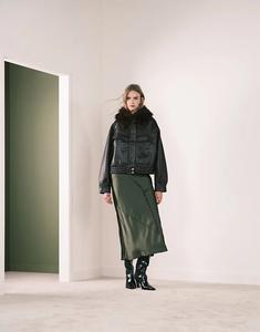 Юбка макси из атласа ASOS DESIGN оливкового цвета с декоративными швами