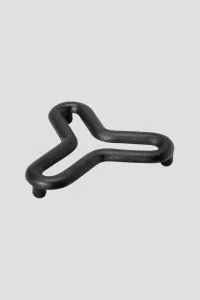 Треугольная подставка для чугунного горшка