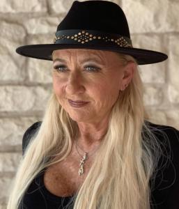 Шляпа-федора с широкими полями и отделкой Glinda Grommet черного цвета Jen & Co.