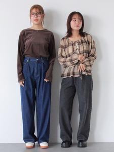 Прямые джинсы с одной складкой