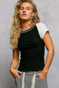 TRUEDAMES Футболка с круглым вырезом и декоративными швами, рукава контрастного цвета