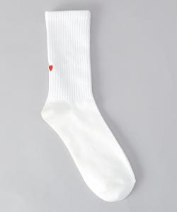 Носки в рубчик с вышивкой в виде сердца на спине