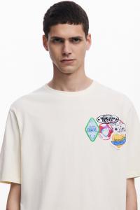 Футболка с коротким рукавом и вышивкой