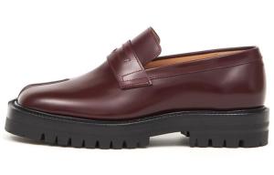 Мокасины кожаные Maison Margiela Tabi, бордово-коричневый