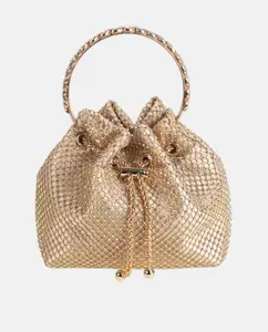 Сетчатая и атласная сумочка с металлической ручкой Volum, золотой