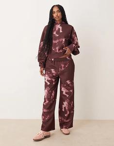 Спортивные брюки прямого кроя ASOS DESIGN со сплошным цветочным рисунком в сливовом цвете