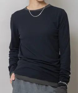 Эластичный ребристый пуловер с круглым вырезом