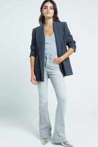 Джинсы клеш с высокой посадкой и утягивающим эффектом на животе River Island, серый