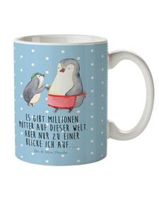 Детская кружка с изображением пингвина и ребенка, выполненная в пастельно-голубых тонах. Mr. & Mrs. Panda