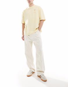 Джинсы свободного кроя Bershka белого цвета